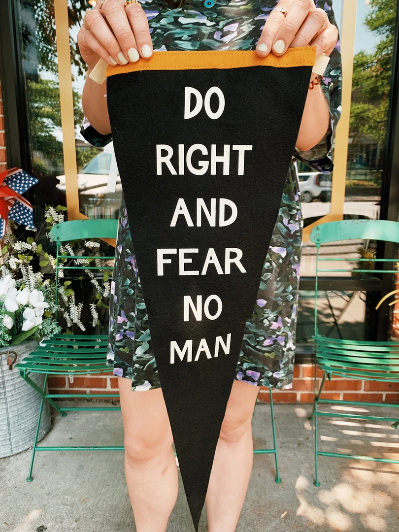 Oxford Pennant: Do Right And Fear No Man Pennant 3 Oxford Pennant: Do Right And Fear No Man Pennant