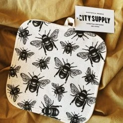 Counter Couture Honey Bee Pot Holder